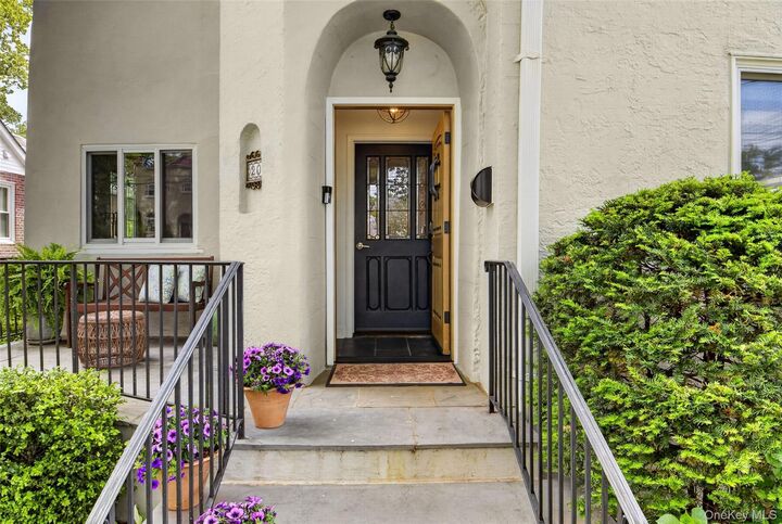 Property Photo:  20 Raynor Avenue  NY 10552 
