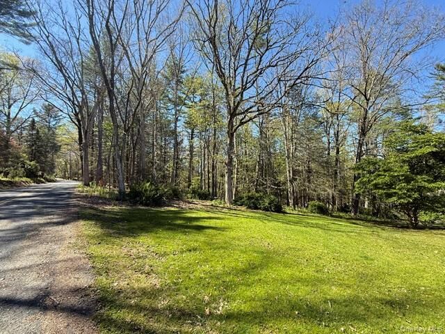 Property Photo: 182 Bee Hollow Road PA 18458