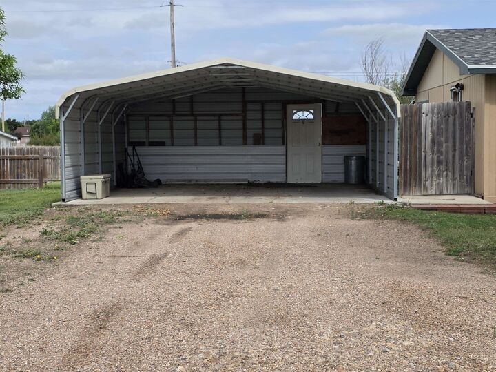 Property Photo: 441 W County Rd NE 69165