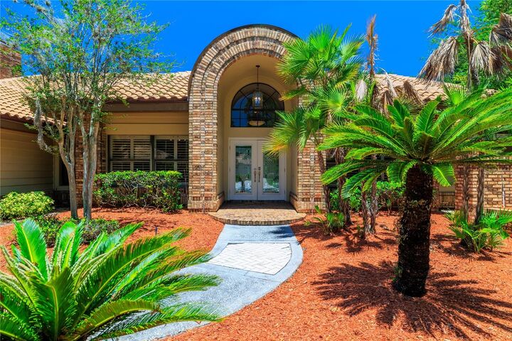 Property Photo:  1611 Hampton Lane  FL 34695 