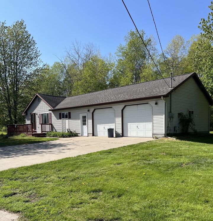 Property Photo:  2290 Dale Roads  MI 48612 