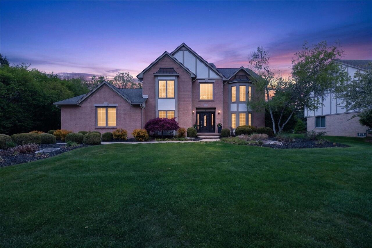 Property Photo: 1452 Lockmoor Drive MI 48084-1516