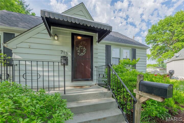 Property Photo:  713 Frederick Street  IL 62025 