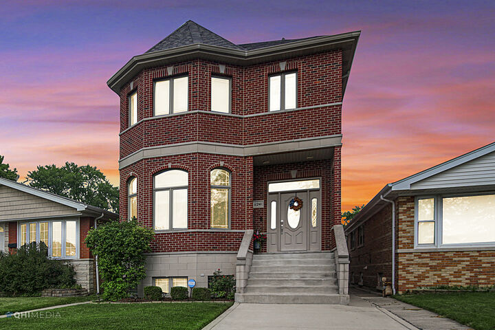 Property Photo: 11241 S Central Park Avenue IL 60655