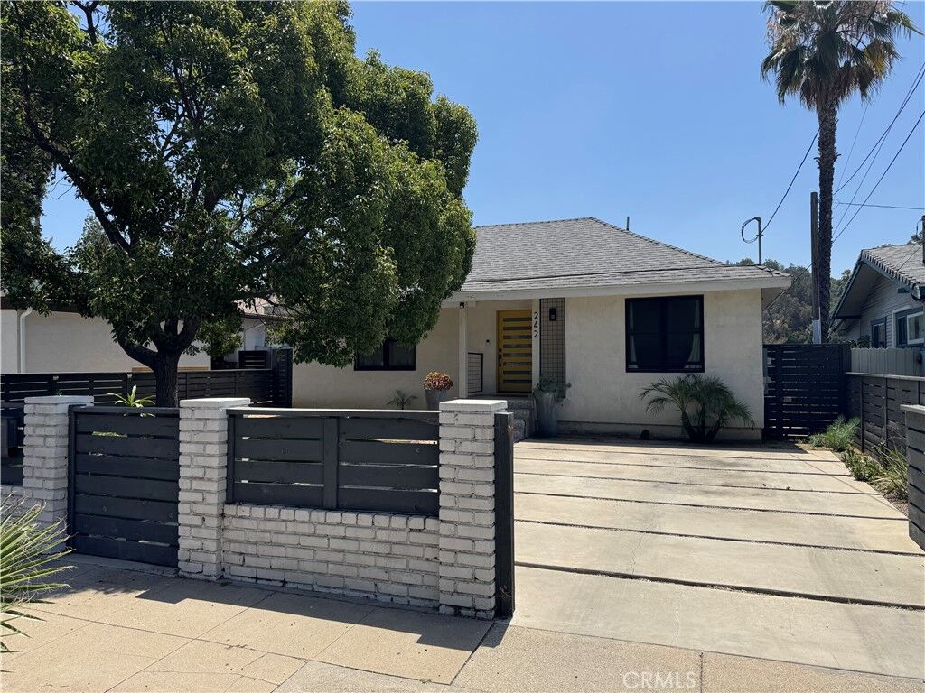 Property Photo:  242 Thorne  CA 90042 
