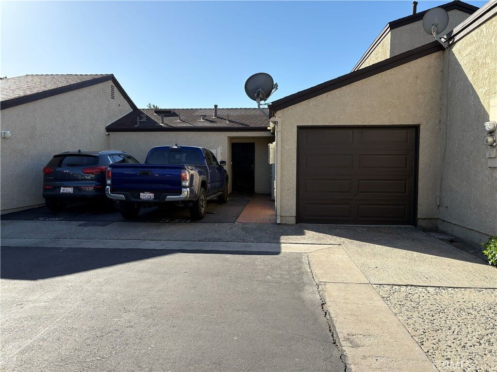 Property Photo: 579 Parkview CA 92530