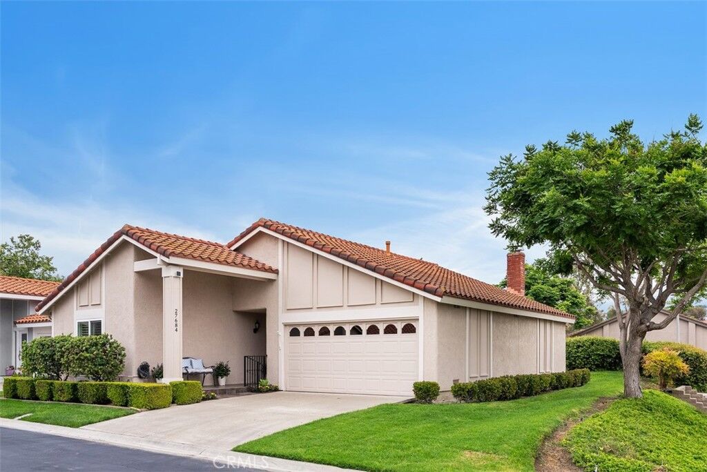 Property Photo:  27684 Calle Valdes  CA 92692 