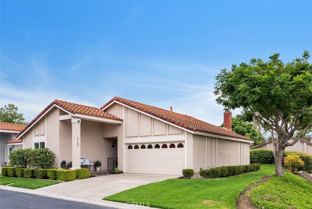 Property Photo:  27684 Calle Valdes  CA 92692 
