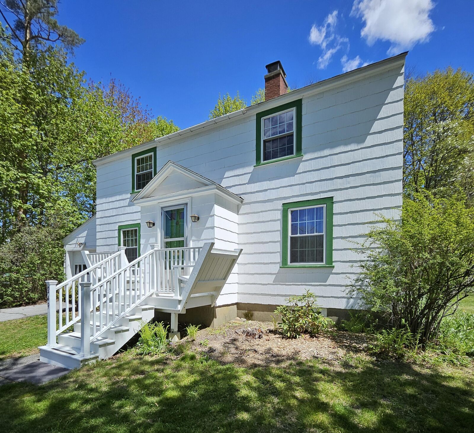 Property Photo: 249 Kenduskeag Avenue ME 04401