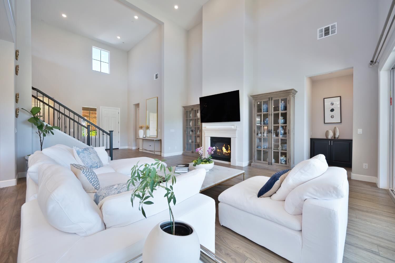 Property Photo:  1014 Hogarth Way  CA 95762 