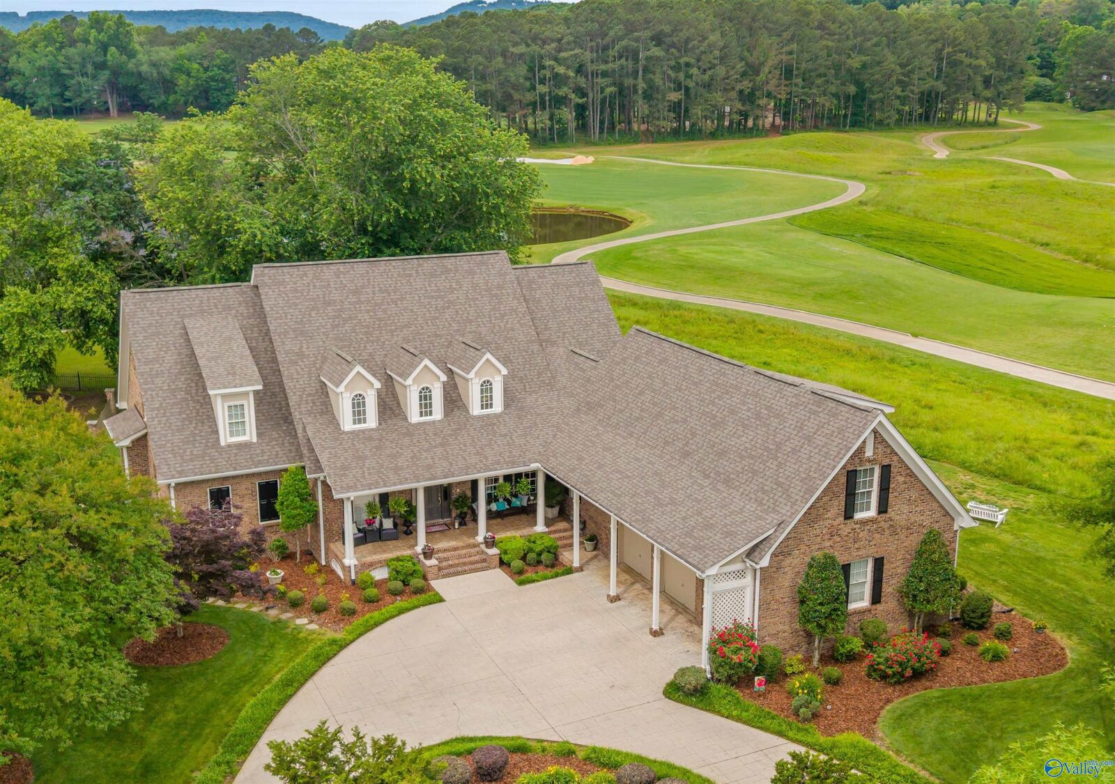 Property Photo: 2875 Hampton Cove Way AL 35763