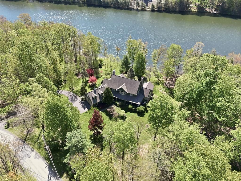 Property Photo:  530 Lakeside Dr  PA 18840 