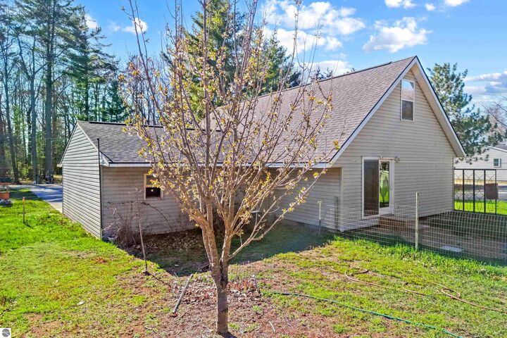 Property Photo:  7936 E Cedar Lake Drive  MI 48738 