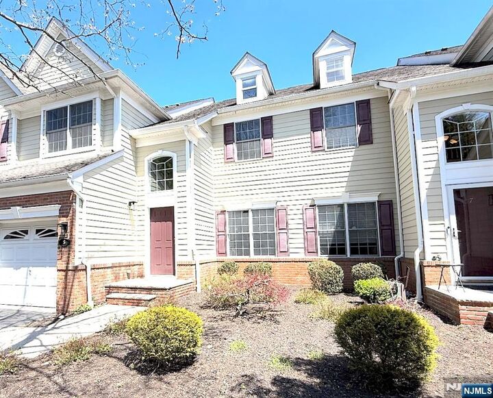 Property Photo:  5 Magnolia Lane 54  NJ 07009 