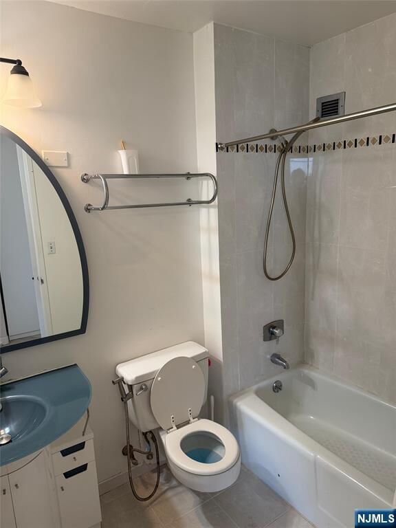 Property Photo: 7000 Blvd 138G NJ 07093