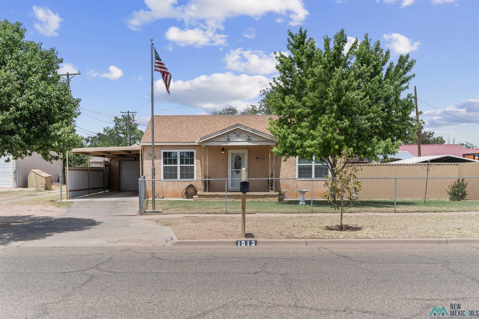 Property Photo:  1012 E 10th Street  NM 88101 