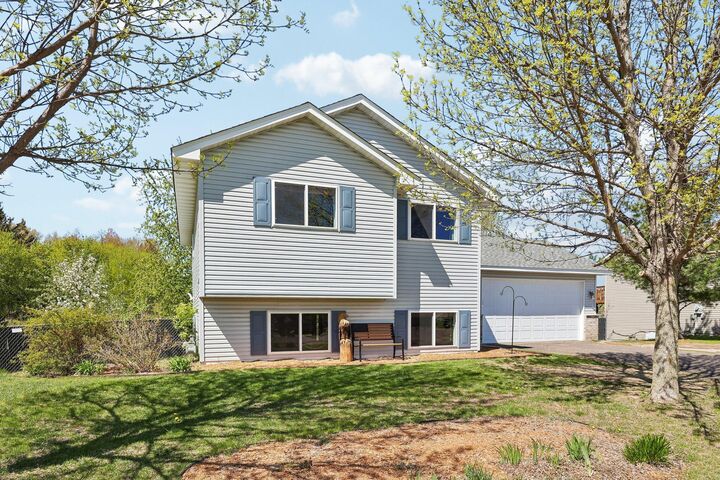 Property Photo:  721 Horseshoe Lane  MN 55006 