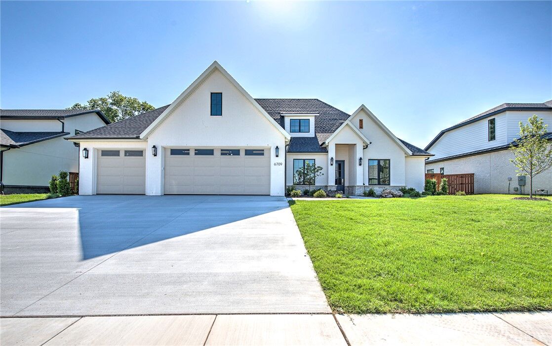 Property Photo:  6709 SW Heartbeat Street  AR 72713 