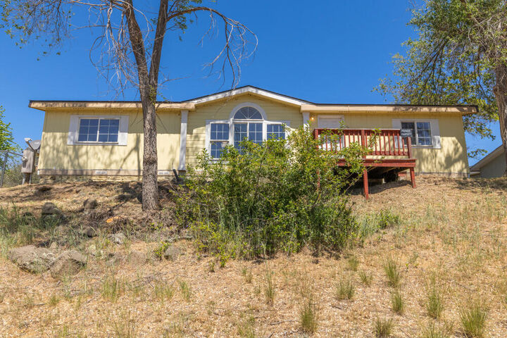 Property Photo:  729 Hill Street  OR 97601 