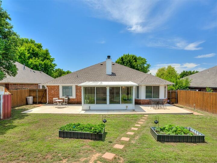 Property Photo:  917 Goshawk Drive  OK 73072 