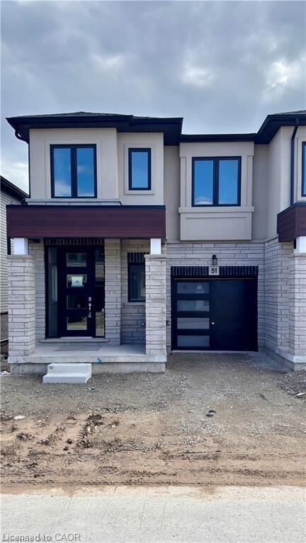Property Photo:  155 Equestrian Way 51  ON N3E 0E8 