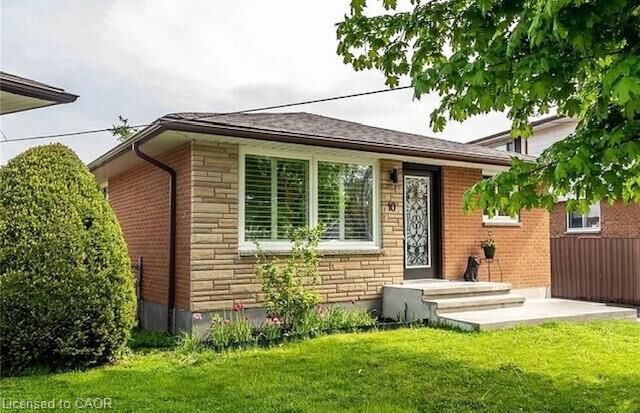 Property Photo:  10 Sandlyn Court  ON L8H 2R5 