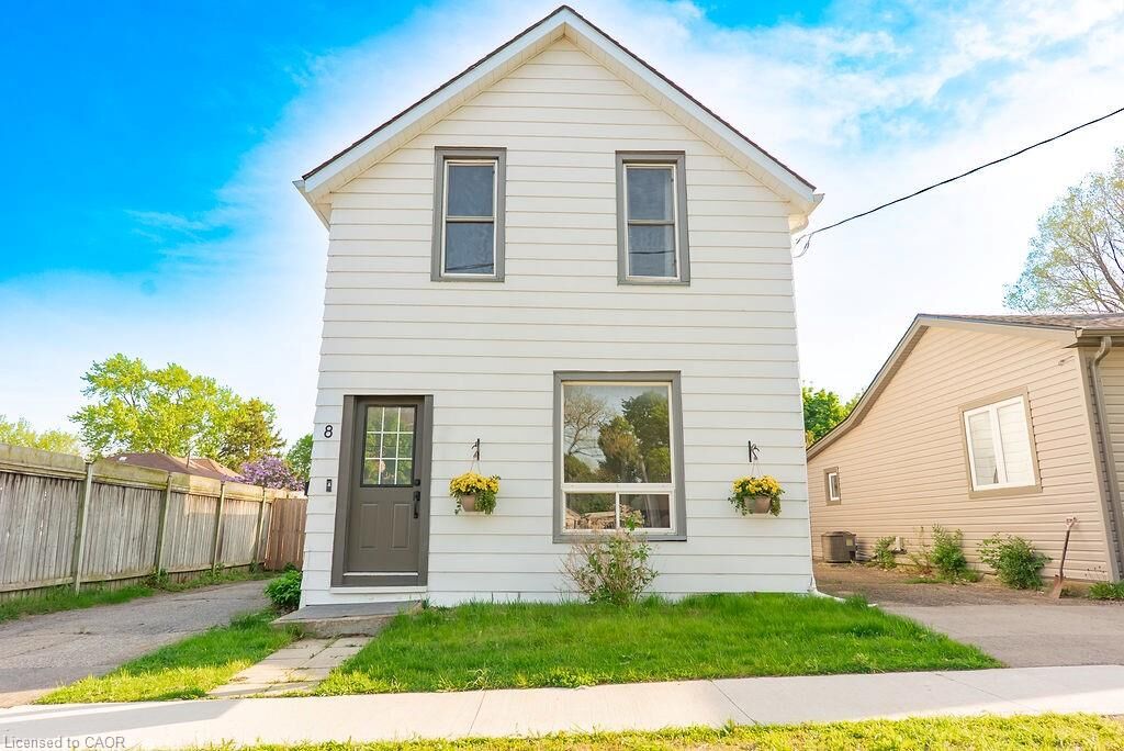 Property Photo:  8 Dundas Street  ON N3R 1R8 