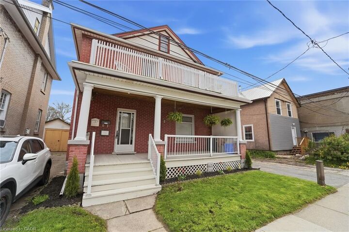 Property Photo:  15 Avenue Place  ON L3B 4B2 