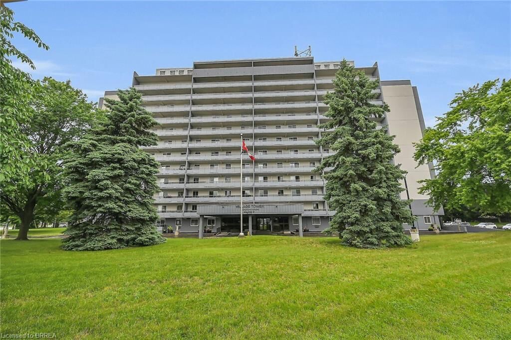Property Photo:  640 West Street 902  ON N3R 6M3 