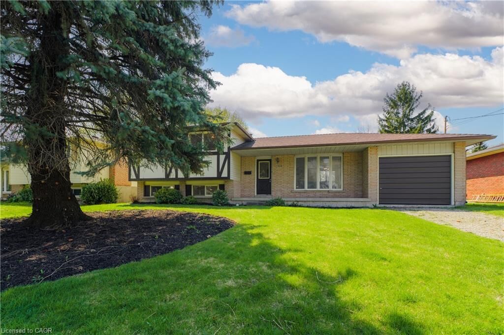 Property Photo:  194 Fiddlers Green Road  ON L9G 1W6 