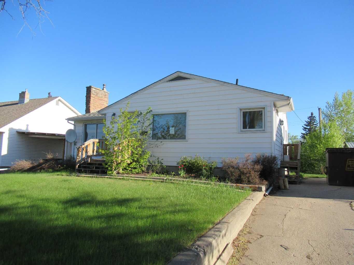 Property Photo:  10508 108 Avenue  AB T8V 1P8 