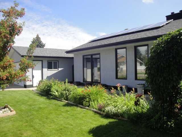 Property Photo: 1611 24 Street S AB T1K 2M2