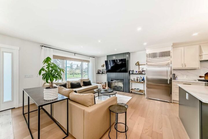 Property Photo:  19 Mackay Drive SW  AB T2V 2A3 