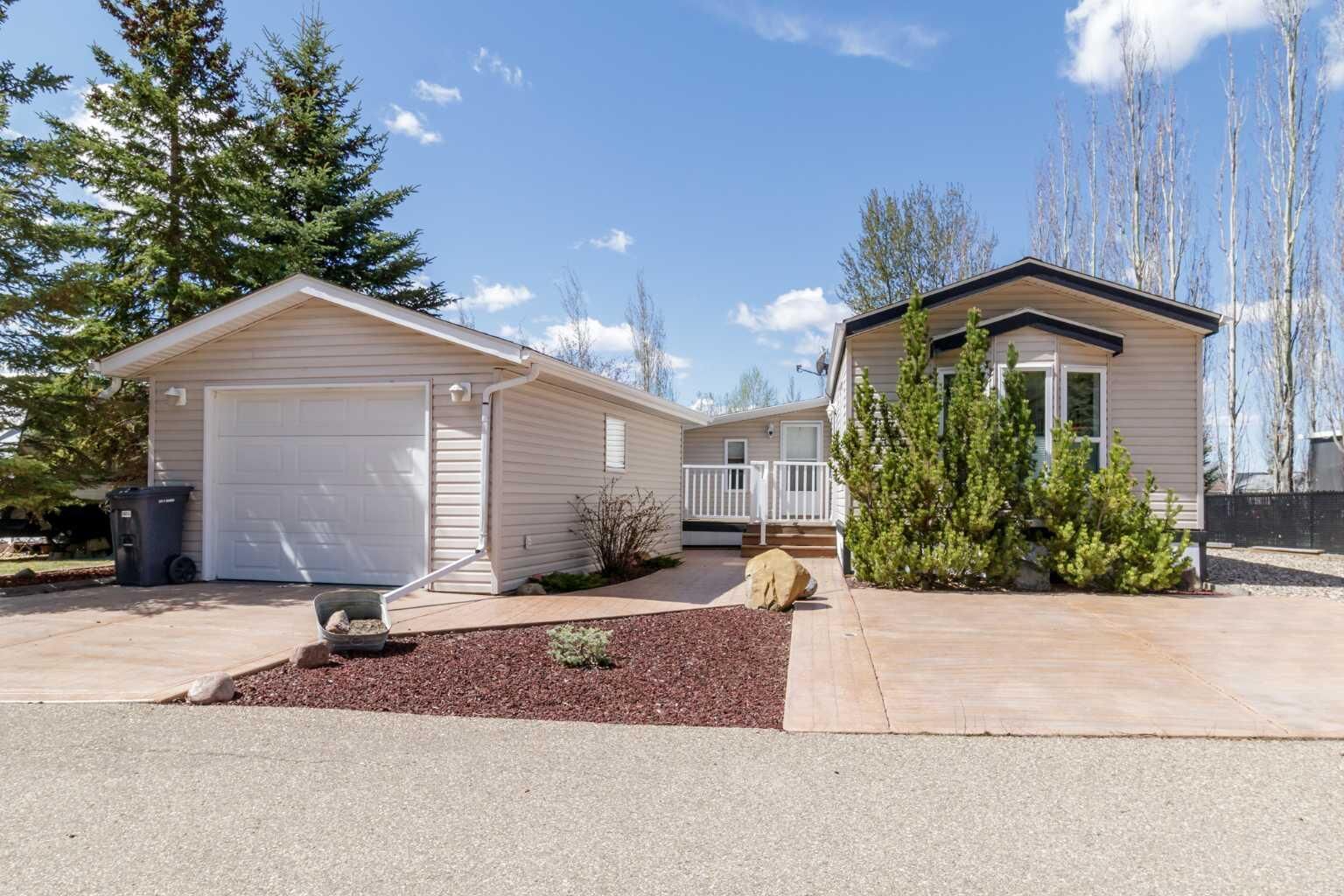 Property Photo: 10046 Township Road 422 46A AB T4R 3R5