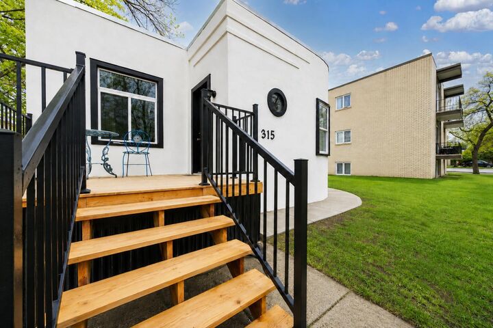 Property Photo:  315 Aberdeen Street SE  AB T1A 0R3 