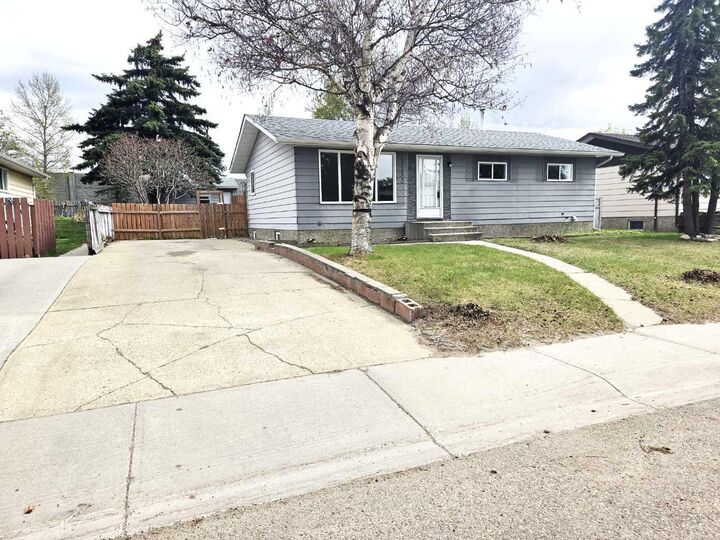 3532 50 Avenue E — photo 1