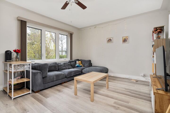 Property Photo:  5211 48 Street  AB T4V 1M2 