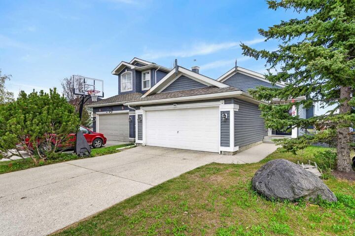 Property Photo: 44 Bridlepost Green SW AB T2Y 3X6