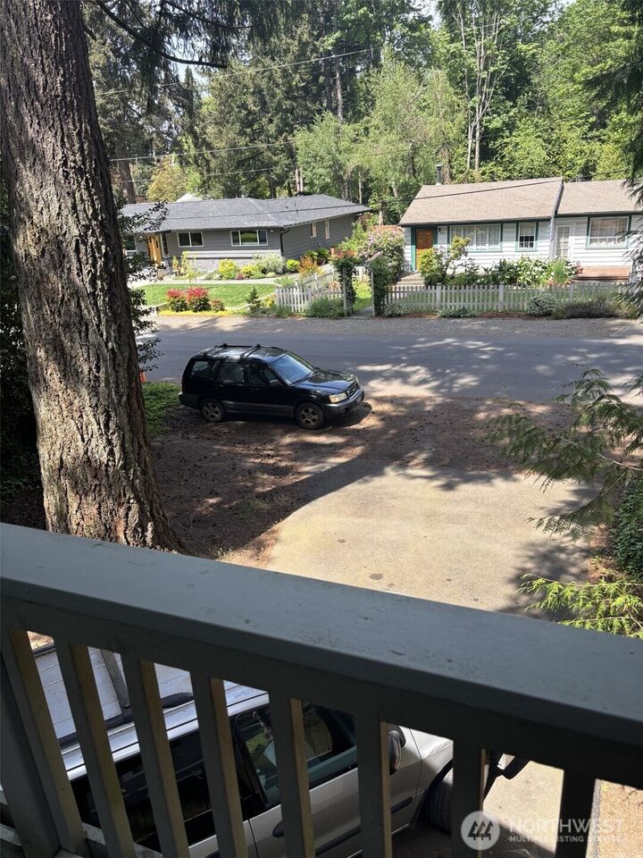 Property Photo:  541 NE Alder Street  WA 98027 