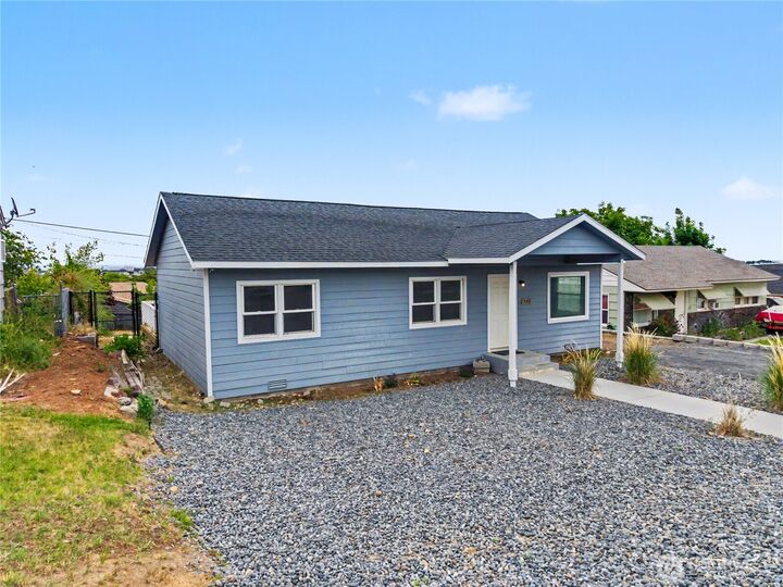 Property Photo: 222 Mocliff Road WA 98823