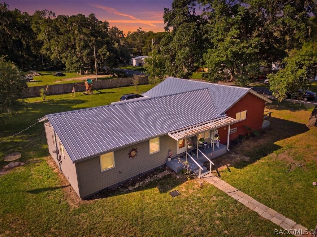 Property Photo: 5515 S Bluegill Way FL 34436