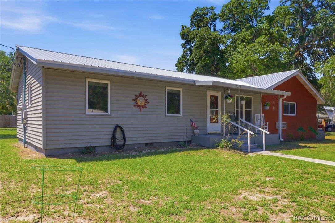 Property Photo: 5515 S Bluegill Way FL 34436