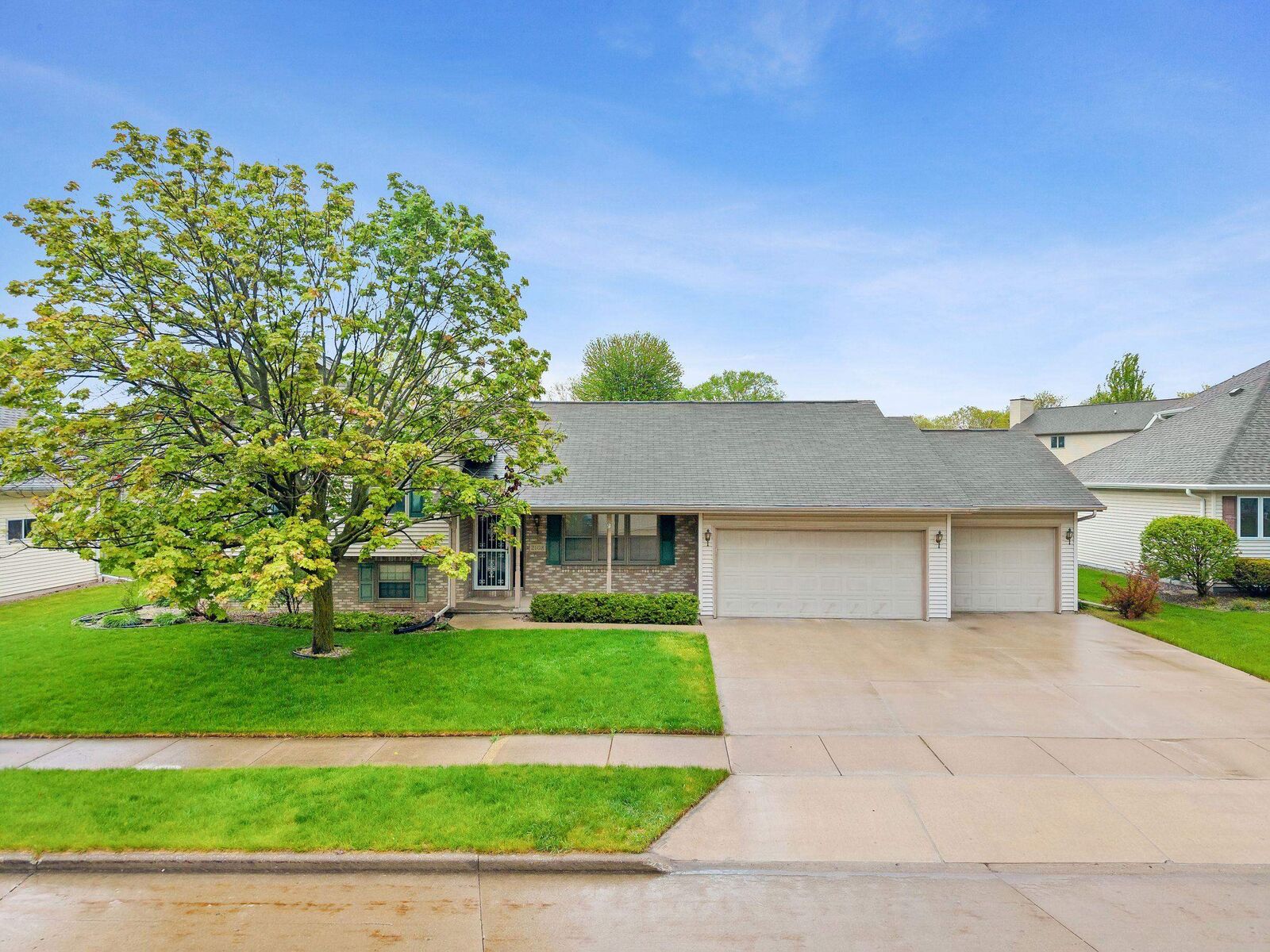 Property Photo:  2108 S Matthias Street  WI 54915-7227 