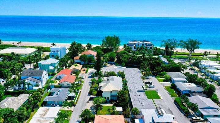 Property Photo:  21 Oceanview Drive C  FL 33435 