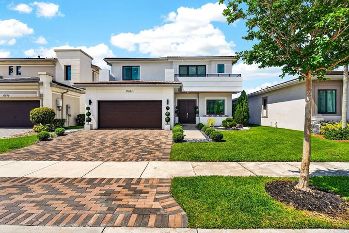 Property Photo:  10865 Vista Terrace  FL 33076 