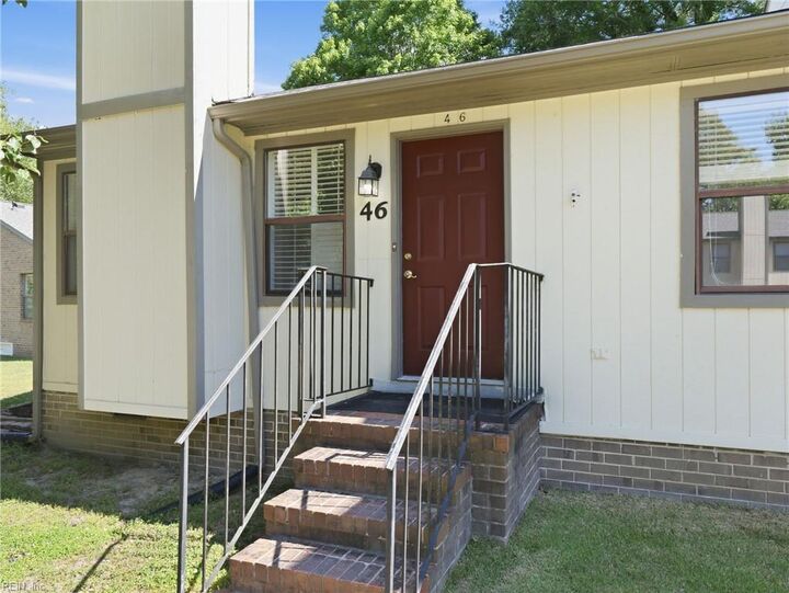 Property Photo:  46 James Sq  VA 23185 