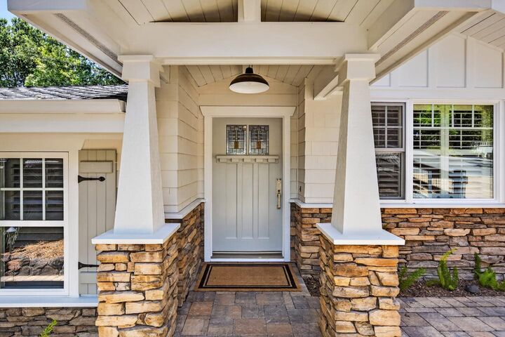 Property Photo: 63 Ridgecourt CA 94062