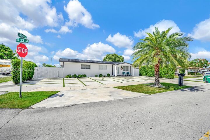 Property Photo:  10202 SW 33rd St  FL 33165 