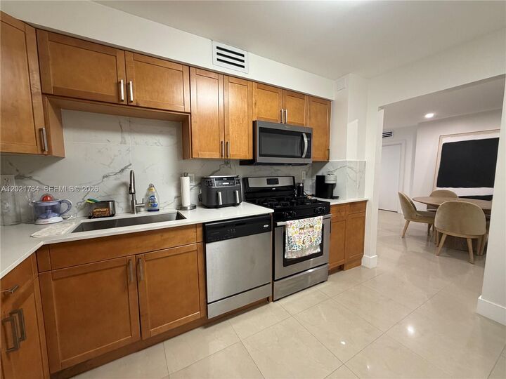 Property Photo:  2030 S Ocean Dr 2118  FL 33009 