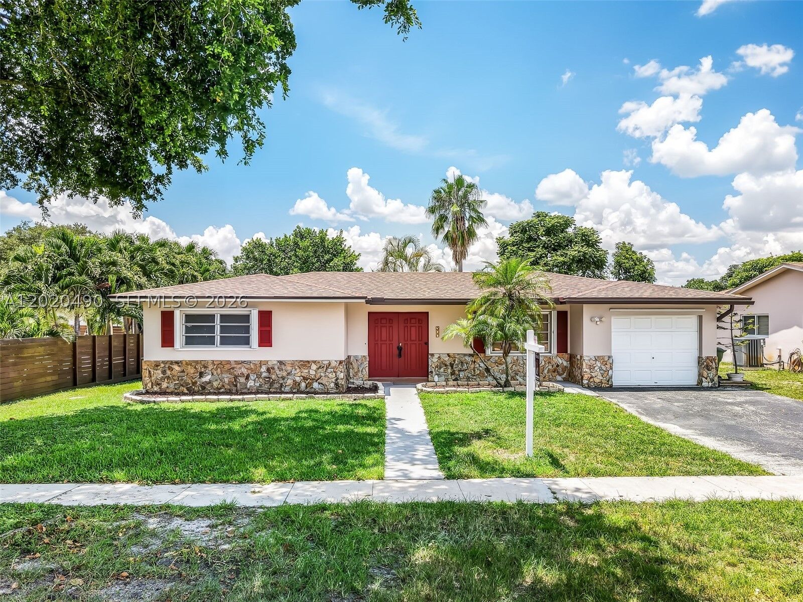 Property Photo: 500 NW 96th Ter FL 33024